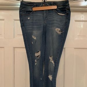 Mid rise distressed jeggings